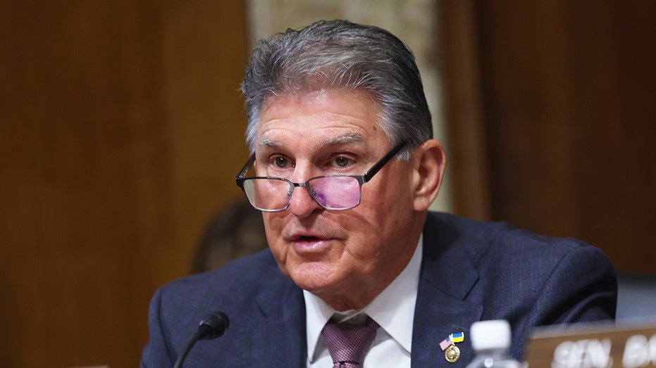 joe-manchin-califica-al-partido-democrata-de-“toxico”-y-culpa-a-los-progresistas